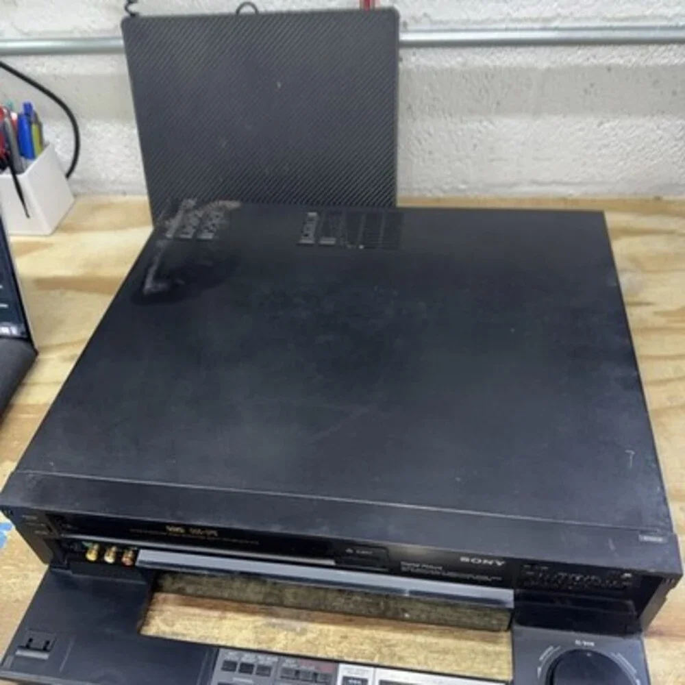 Sony SLV-757UC VCR VHS Player Hi-Fi Stereo Black Parts or Repair - READ!!!